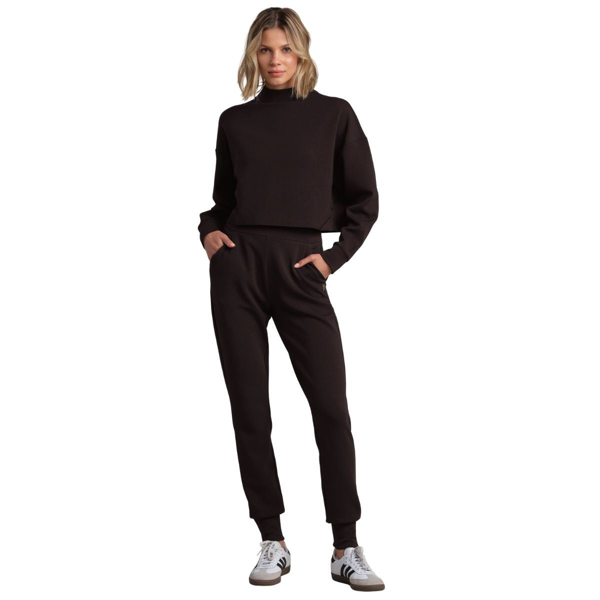 MIT DreamGlow Womens Dark Espresso Cropped Mock Neck – The COOP