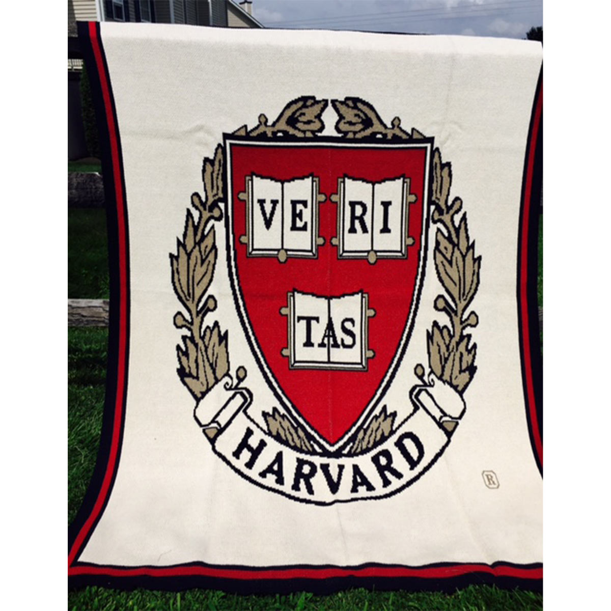 8594-Harvard Custom Made Personalized Blanket_Harvard Seal_White_01.jpg
